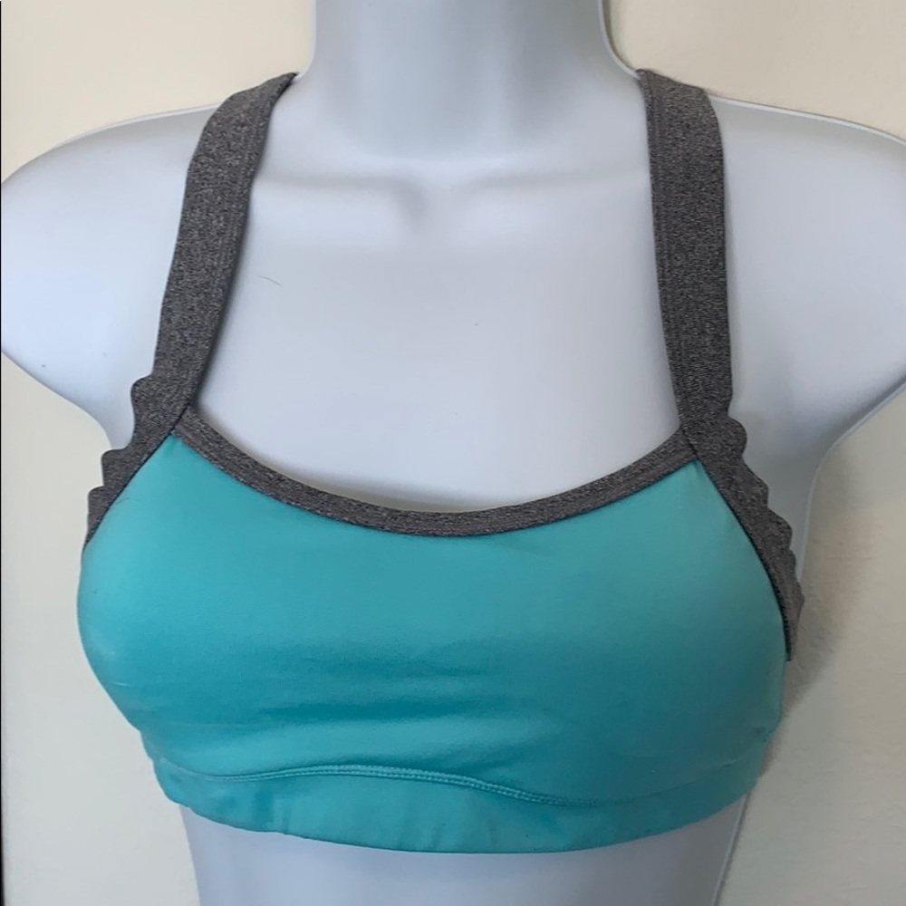 Aerie sports bra. Only worn a handful of time.